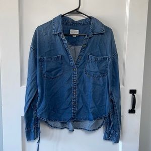 American Eagle Dnim Button Up